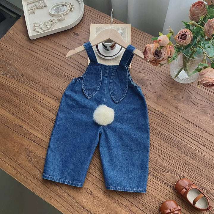 Jardineira Jeans Bebê Menina com Aplique de Coelho 6 a 24 Meses Varialle