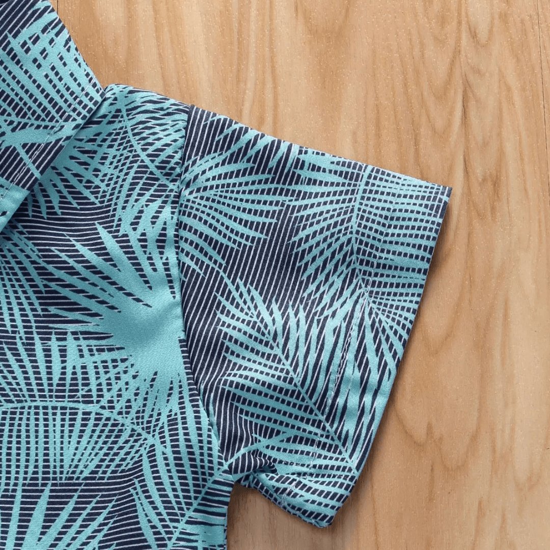 Conjunto Infantil Masculino de Verão Camisa com Estampa de Folhas e Shorts Lisos - Varialle