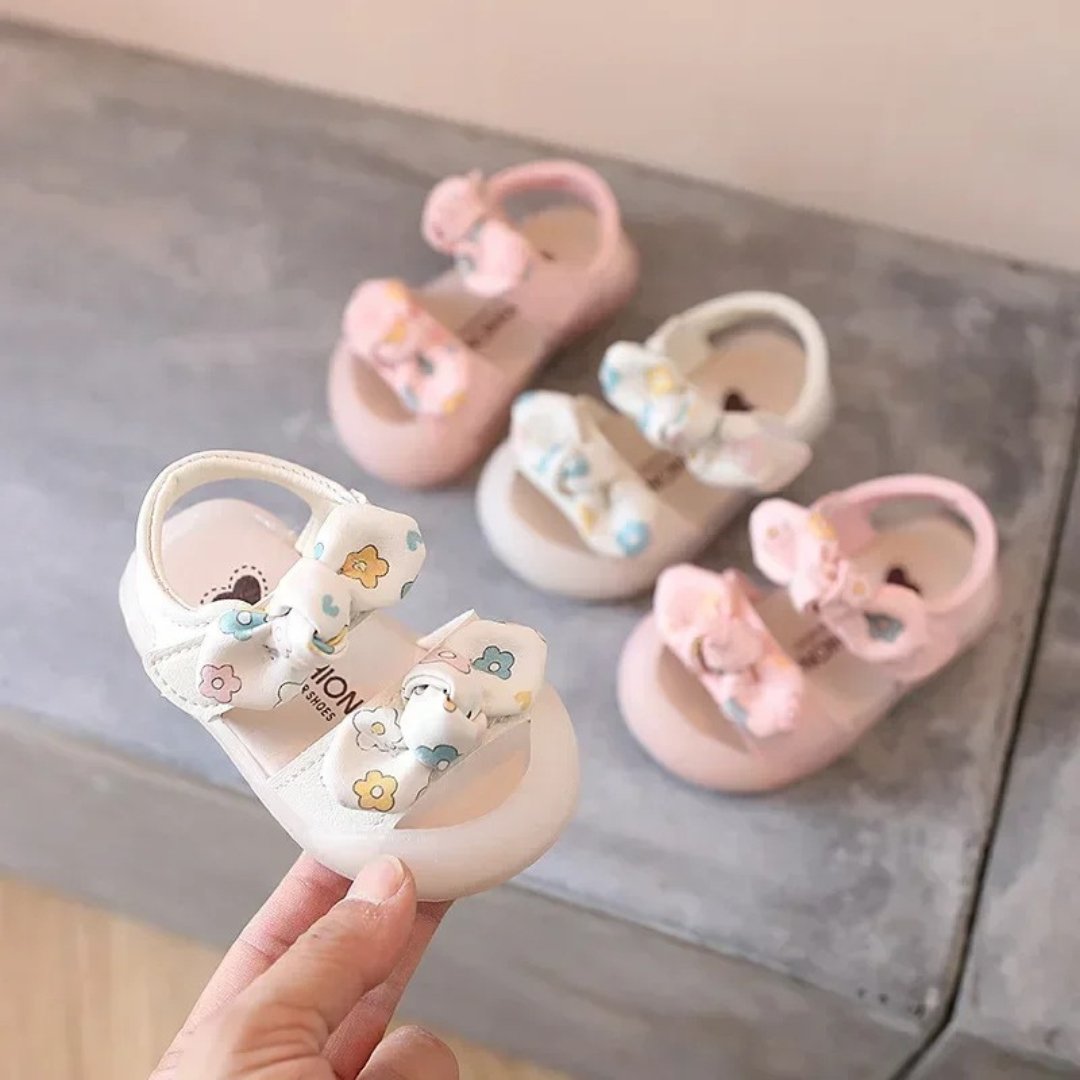 Sandália Infantil com Proteção para os Dedinhos - Passo de Flor - Varialle