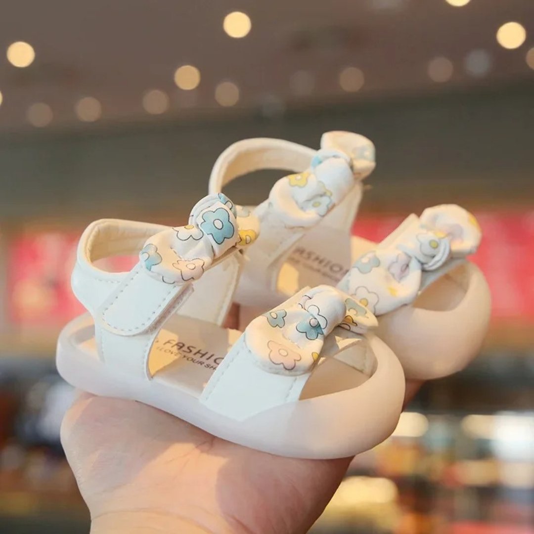 Sandália Infantil com Proteção para os Dedinhos - Passo de Flor - Varialle