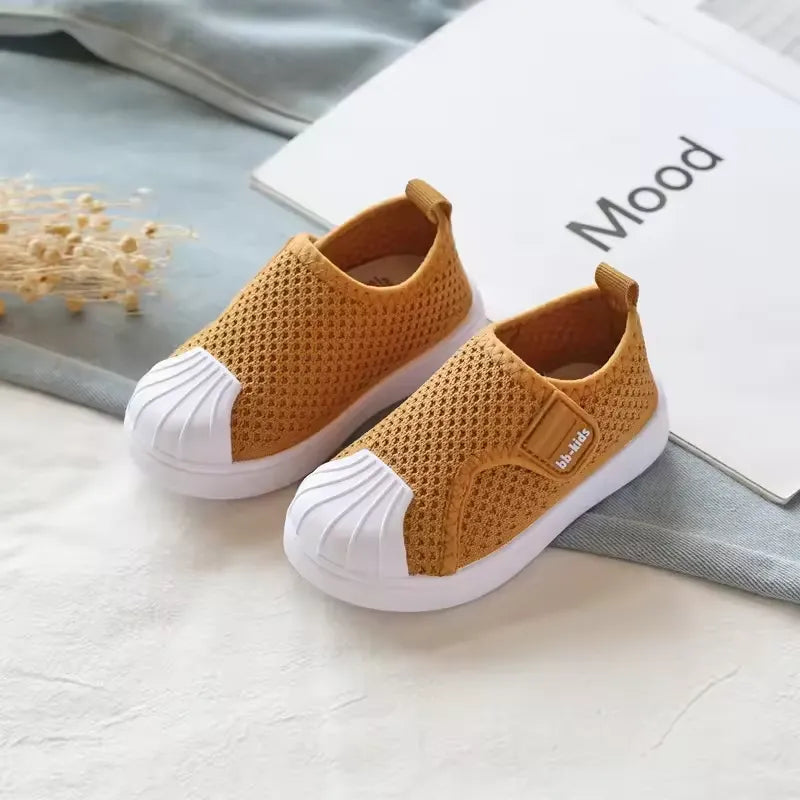 Tênis Infantil Respirável em Malha com Velcro BabyStillus Varialle