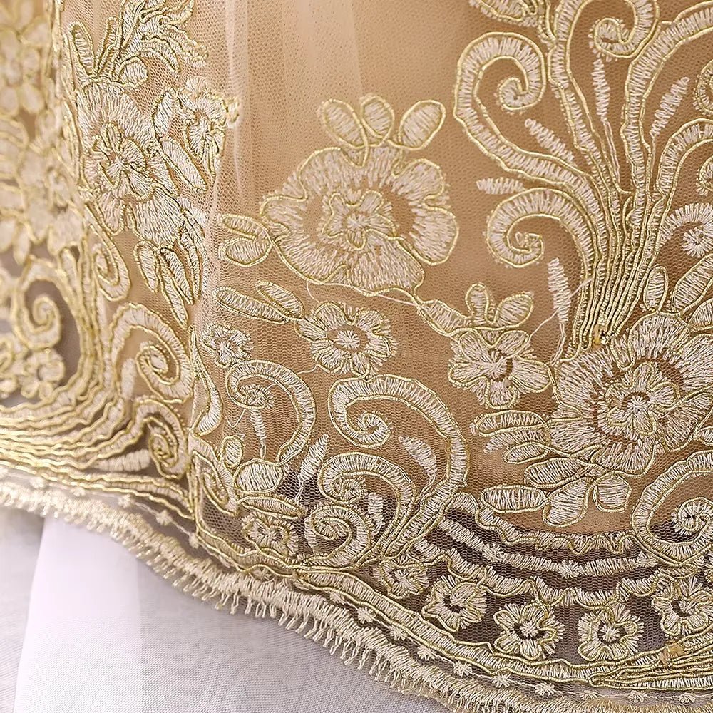 Vestido Princesa Dourado com Lantejoulas e Laço - Varialle