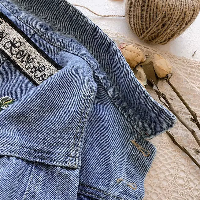 Jaqueta Jeans Infantil Menina Bordado Floral 3 a 10 Anos Varialle