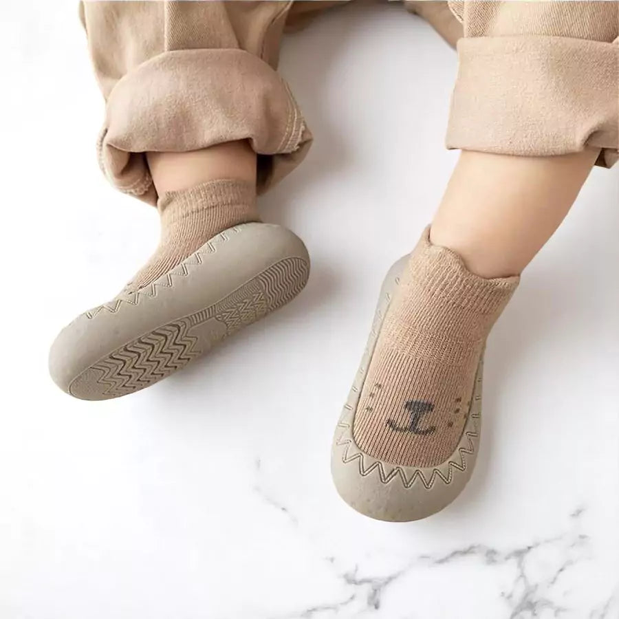 Meia com Sola Antiderrapante para Bebê – Primeiros Passos 0 a 2 Anos