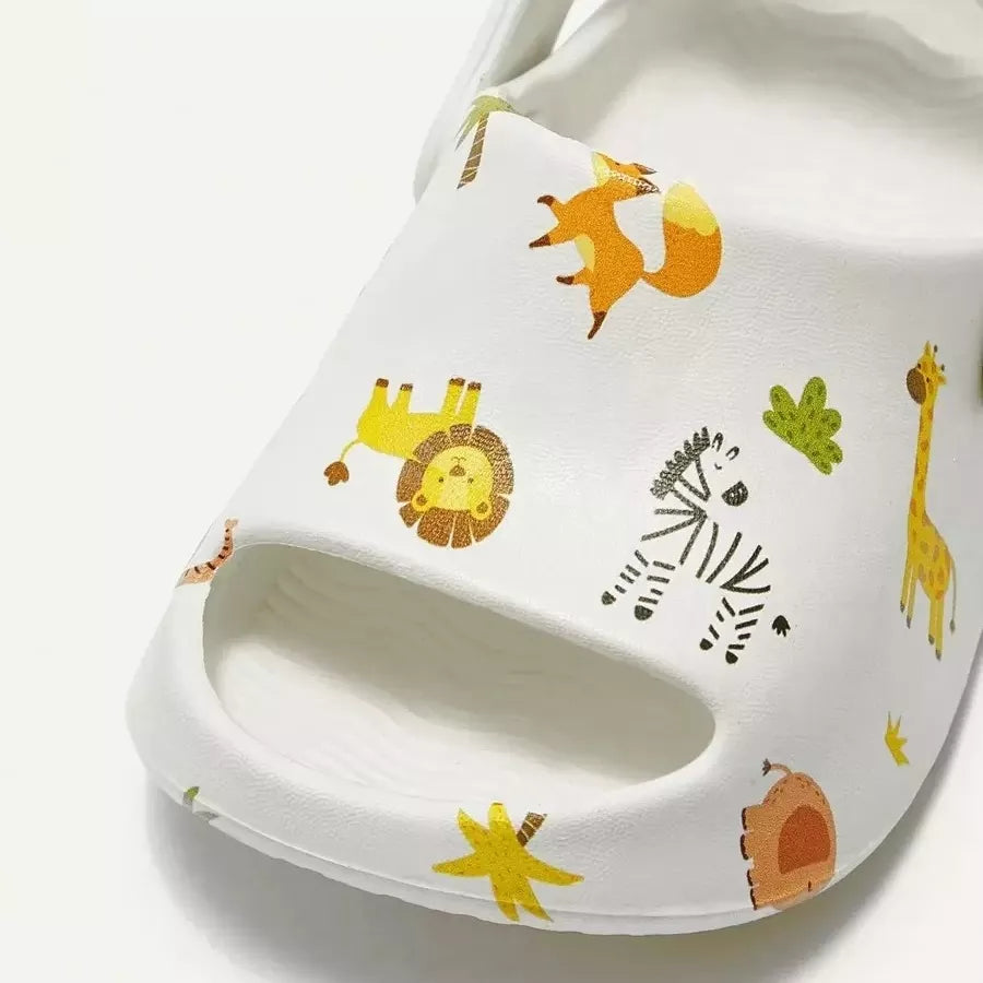 Sandália Infantil Antiderrapante com Estampa de Animais da Floresta – Respirável e Confortável
