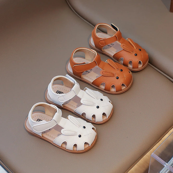 Sandália Infantil Unissex de Couro Coelhinho Estilosa e Confortável Varialle