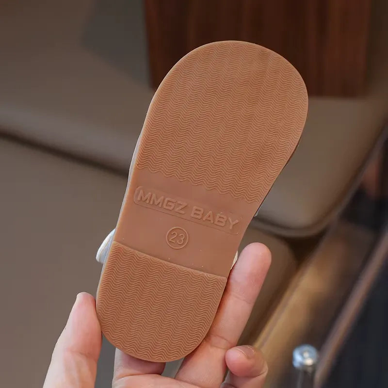 Sandália Infantil Unissex de Couro Coelhinho Estilosa e Confortável Varialle