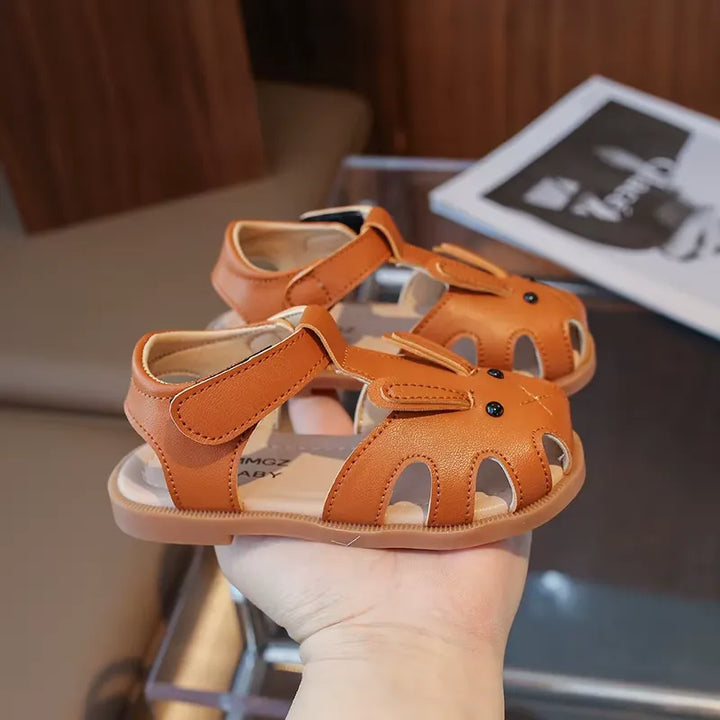 Sandália Infantil Unissex de Couro Coelhinho Estilosa e Confortável Varialle