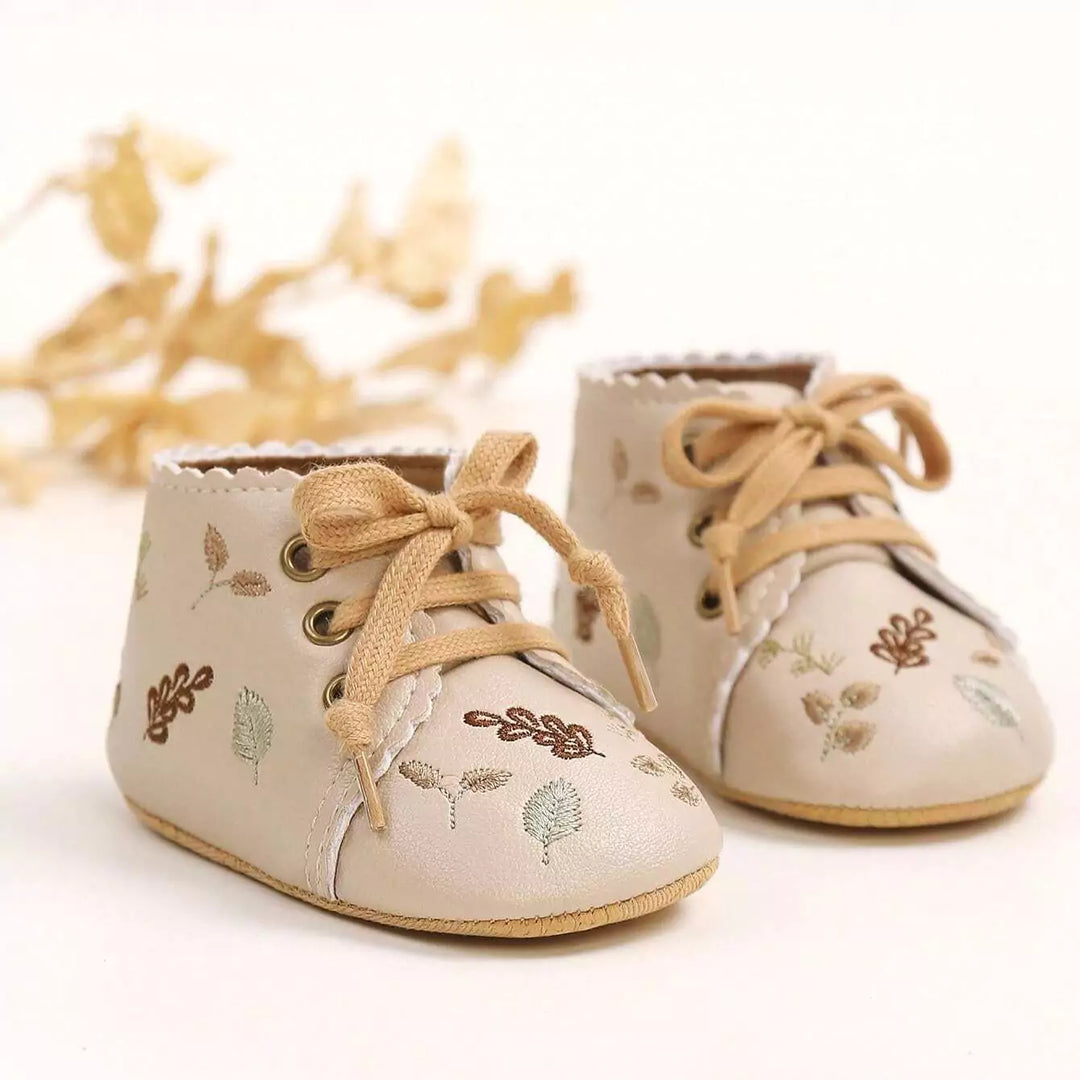 Sapatinho Bebê Antiderrapante Bordado Charmoso Varialle