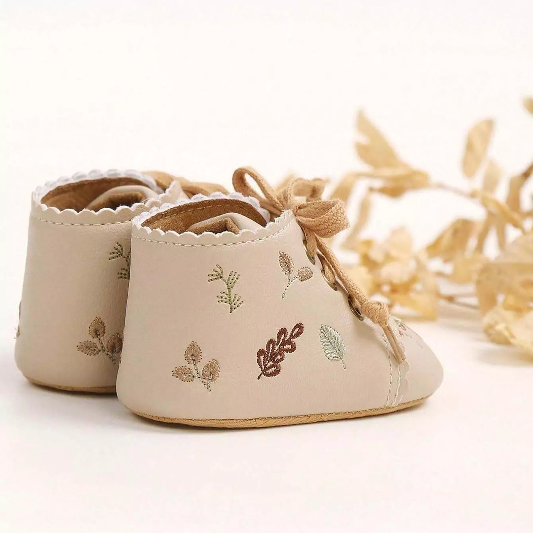 Sapatinho Bebê Antiderrapante Bordado Charmoso Varialle