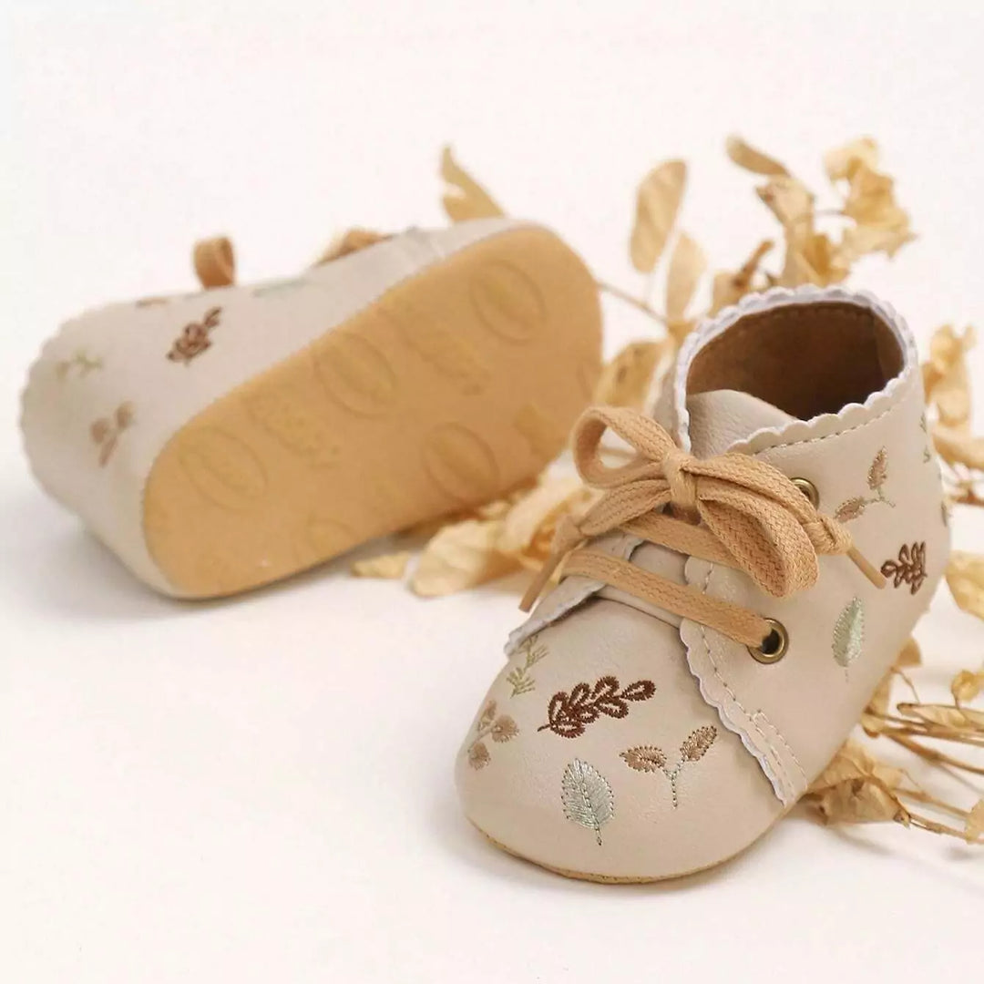 Sapatinho Bebê Antiderrapante Bordado Charmoso Varialle