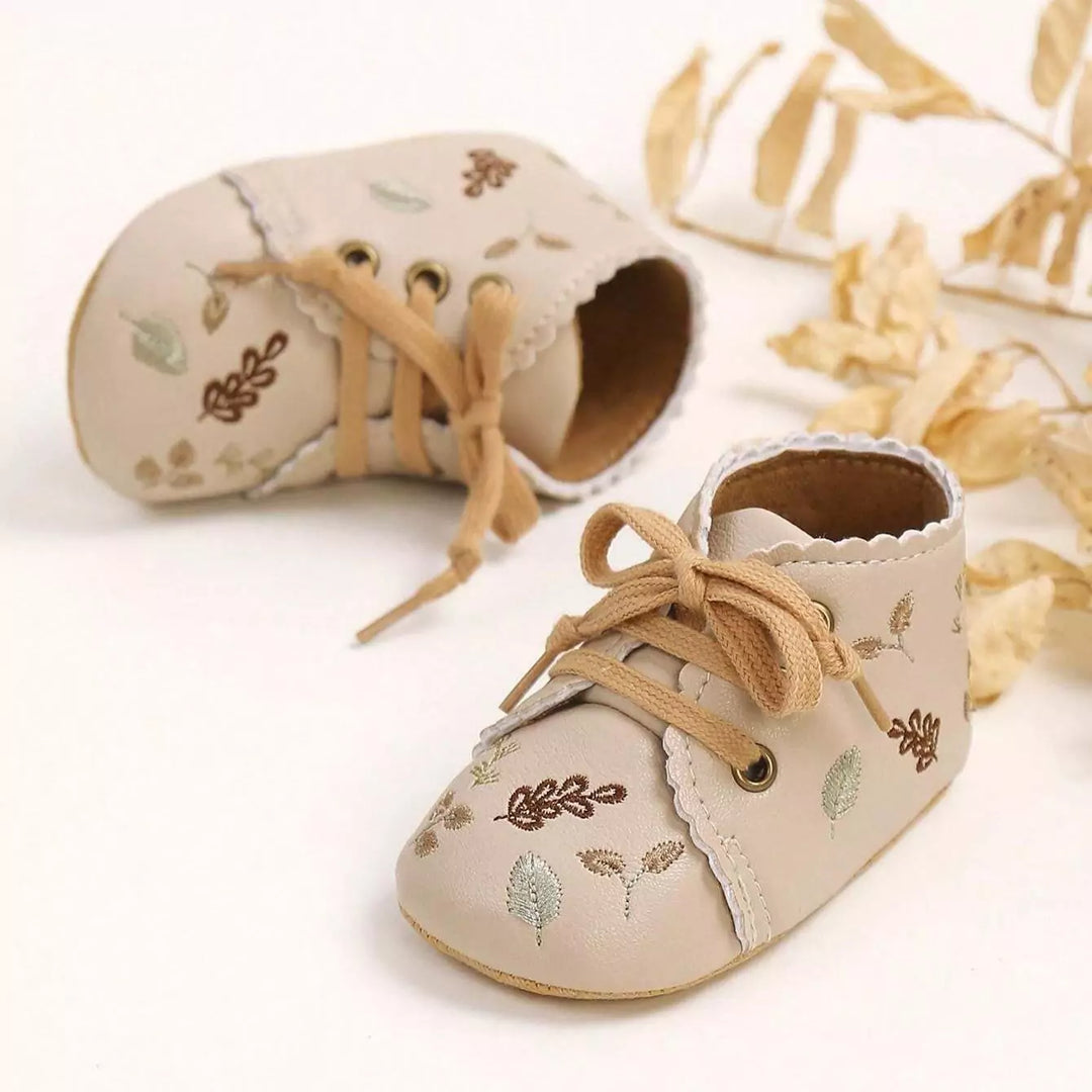 Sapatinho Bebê Antiderrapante Bordado Charmoso Varialle