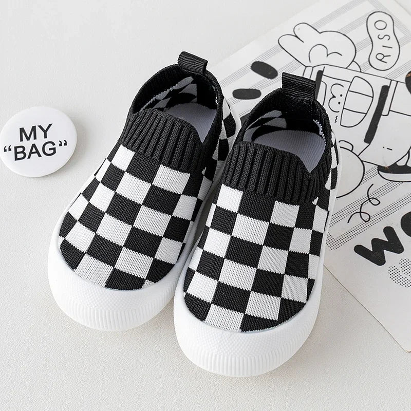Tênis Infantil Respirável Antiderrapante KickBaby Xadrez Preto - Varialle