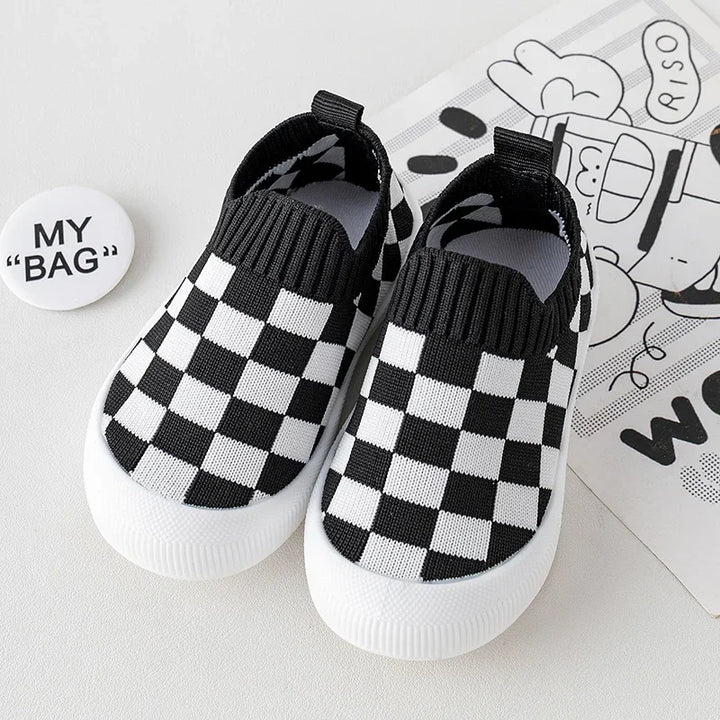 Tênis Infantil Respirável Antiderrapante KickBaby Xadrez Preto - Varialle