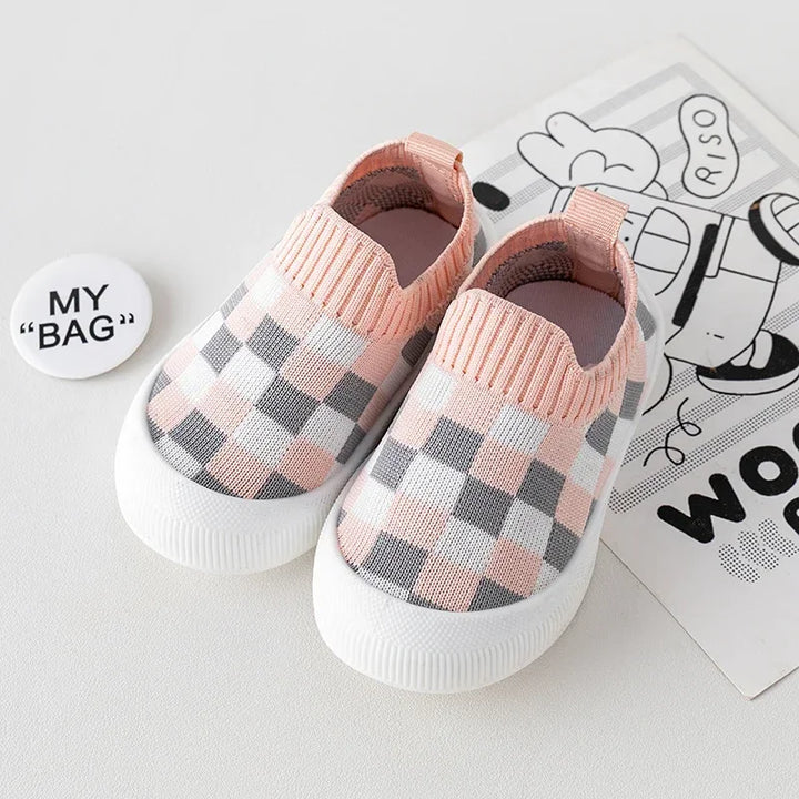 Tênis Infantil Respirável Antiderrapante KickBaby Xadrez Rosa - Varialle