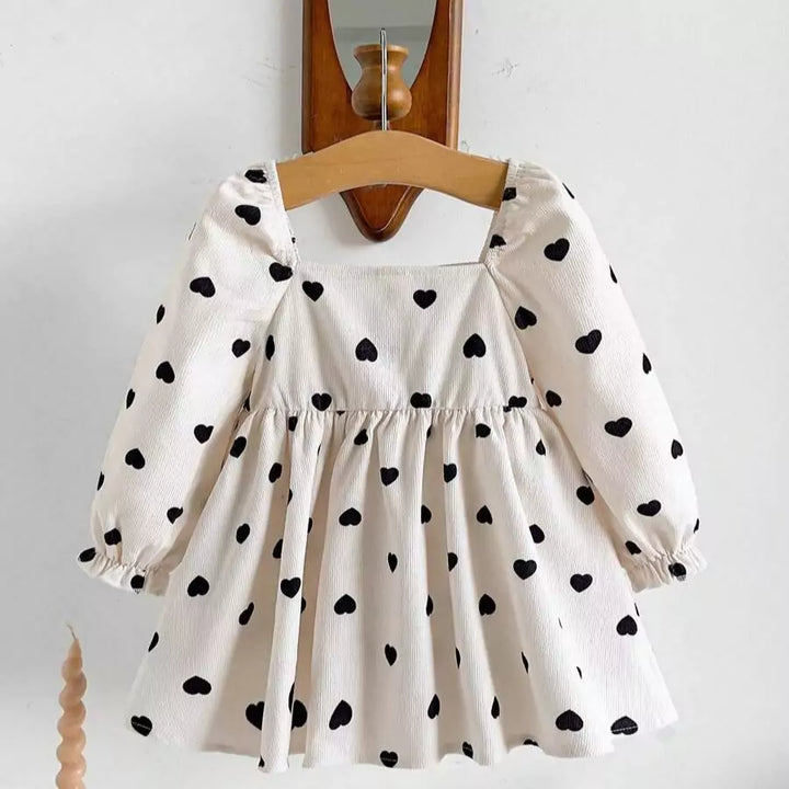 Vestido Infantil Plissado Corações Preto e Branco Manga Longa 6 Meses a 3 Anos Varialle