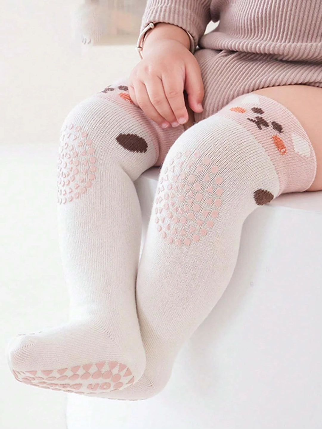 kit de 5 meias antiderrapantes para bebê com bichinhos e joelheira Varialle