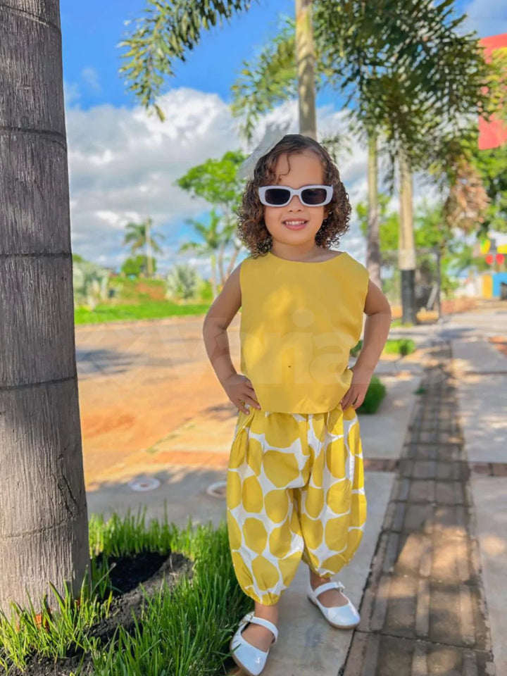 Conjunto Infantil Sol Brilhante de 3 Peças - Top, Calça e Chapéu de Verão - Varialle