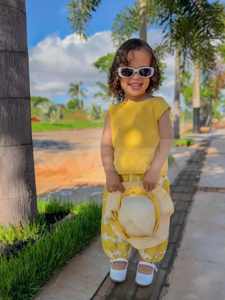 Conjunto Infantil Sol Brilhante de 3 Peças - Top, Calça e Chapéu de Verão - Varialle