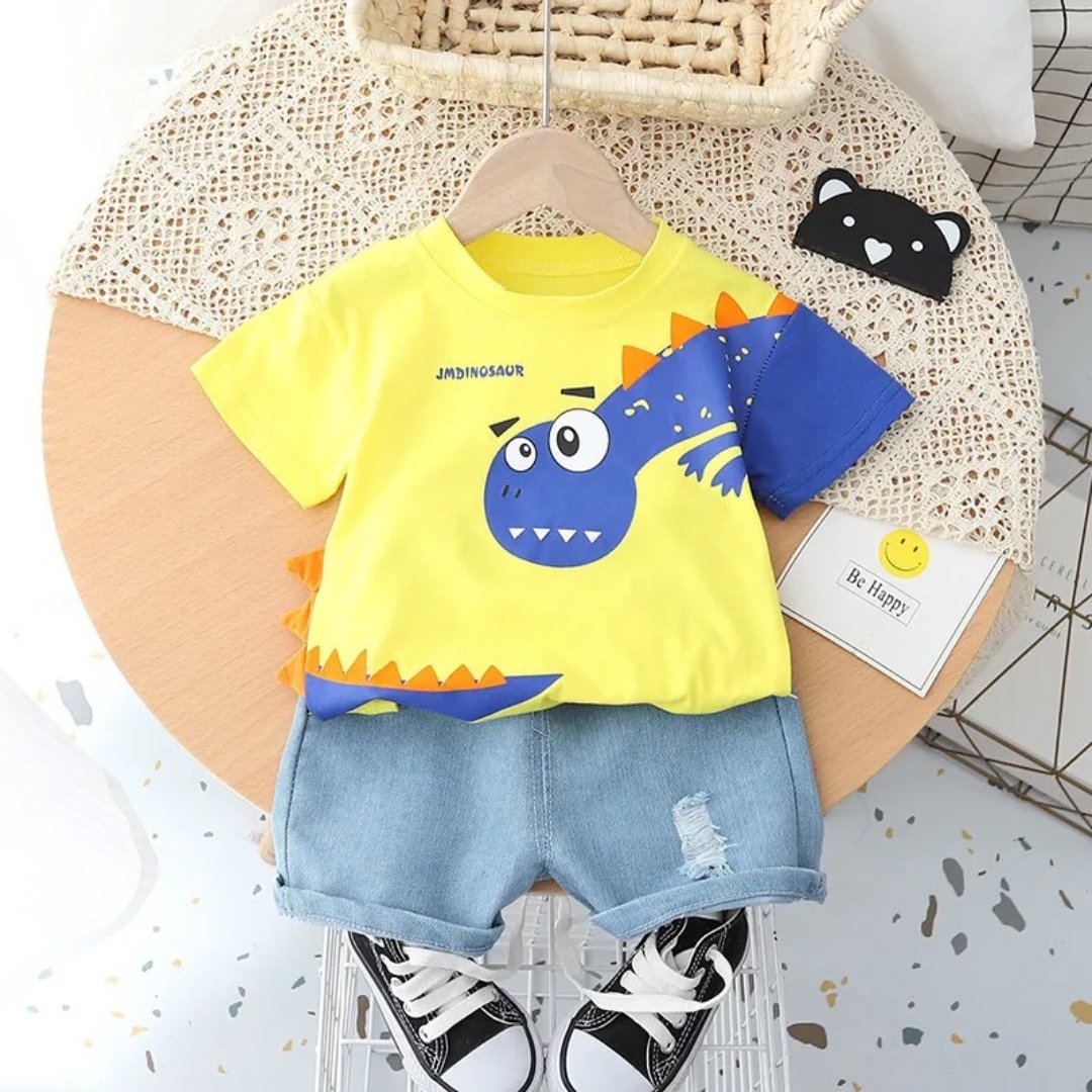 Conjunto Menino Verão: Camiseta Dinossauro e Shorts Jeans - 9 Meses a 5 Anos | LANÇAMENTO BLACK FRIDAY - Varialle