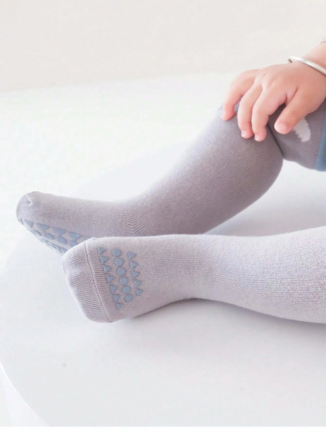 kit de 5 meias antiderrapantes para bebê com bichinhos e joelheira Varialle