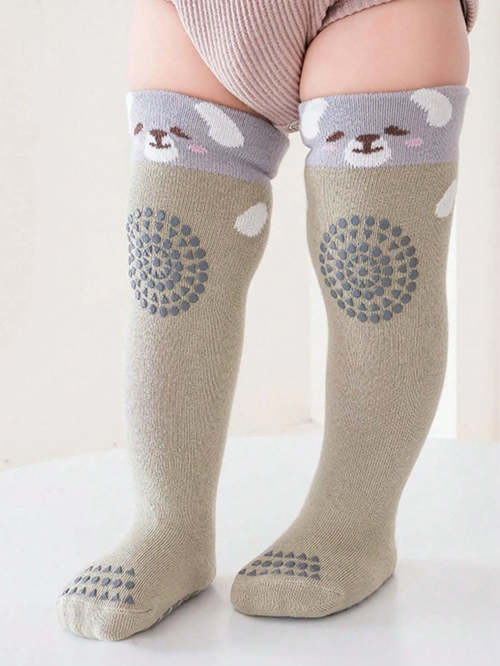 kit de 5 meias antiderrapantes para bebê com bichinhos e joelheira Varialle