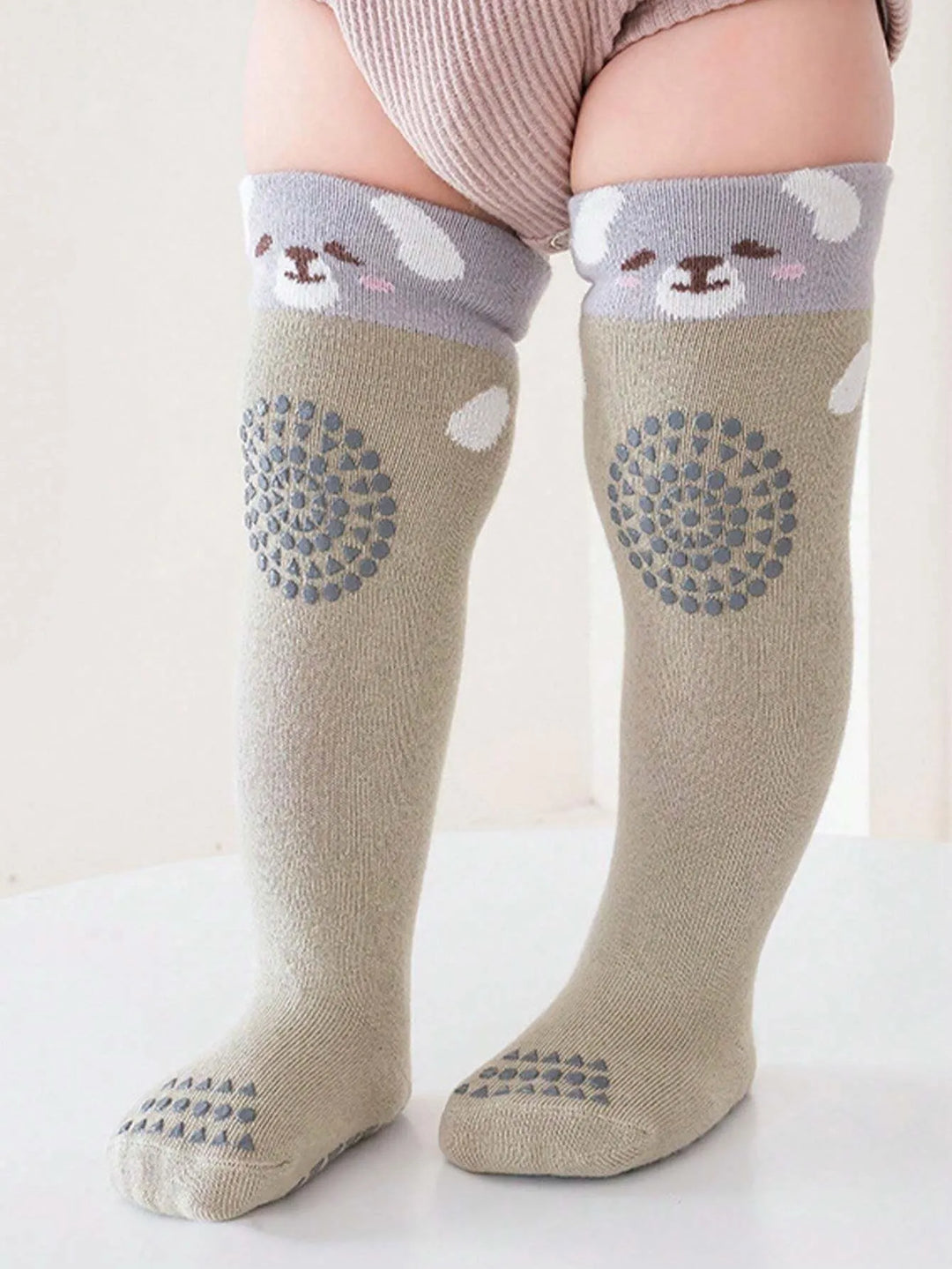 kit de 5 meias antiderrapantes para bebê com bichinhos e joelheira Varialle