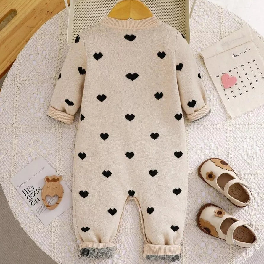 Macacão Tricô Corações 0 a 3 Anos