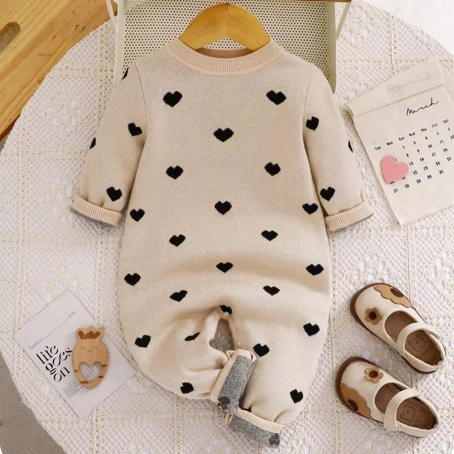 Macacão Tricô Corações 0 a 3 Anos