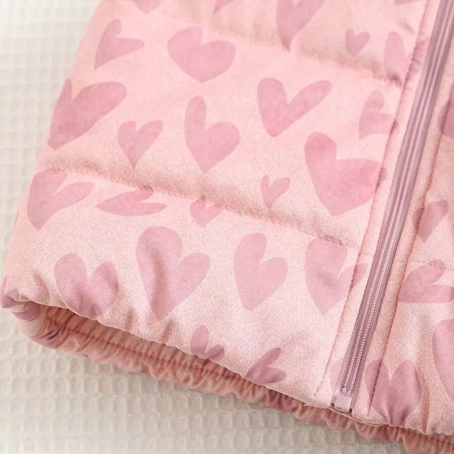 Jaqueta Puffer Sem Manga Infantil Feminina Forrada Estampa de Corações 6M a 3A