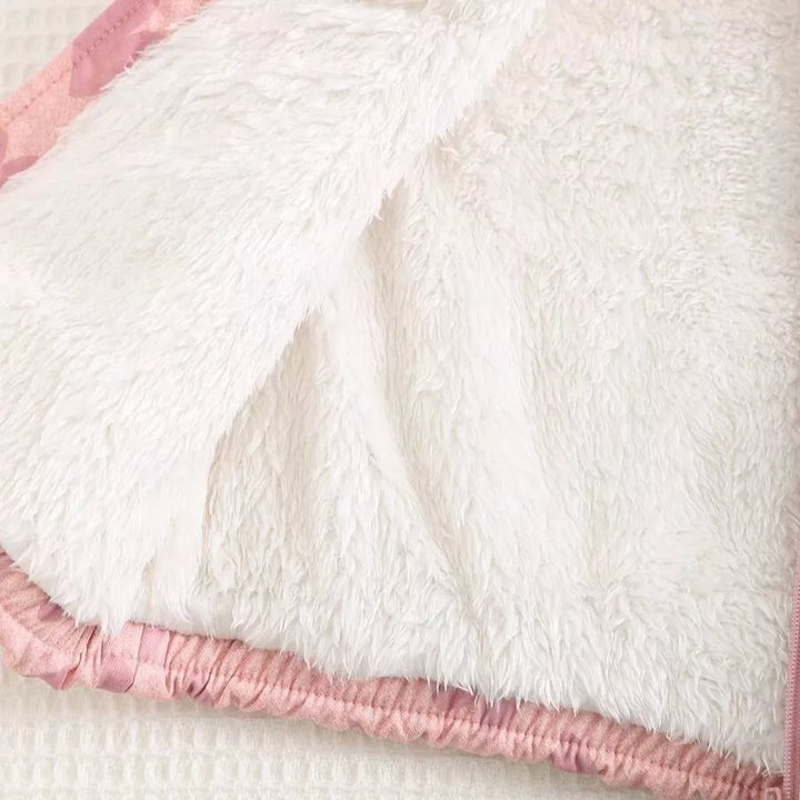Jaqueta Puffer Sem Manga Infantil Feminina Forrada Estampa de Corações 6M a 3A