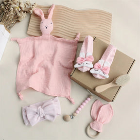 Kit Presente Bebê Menina: Meias, Toalha Naninha, Prendedor de Chupeta e Mais - 6 Peças - Varialle