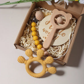 Kit Presente Recém Nascido MimoBaby: Mordedor, Chocalho e Prendedor de Chupeta - Varialle