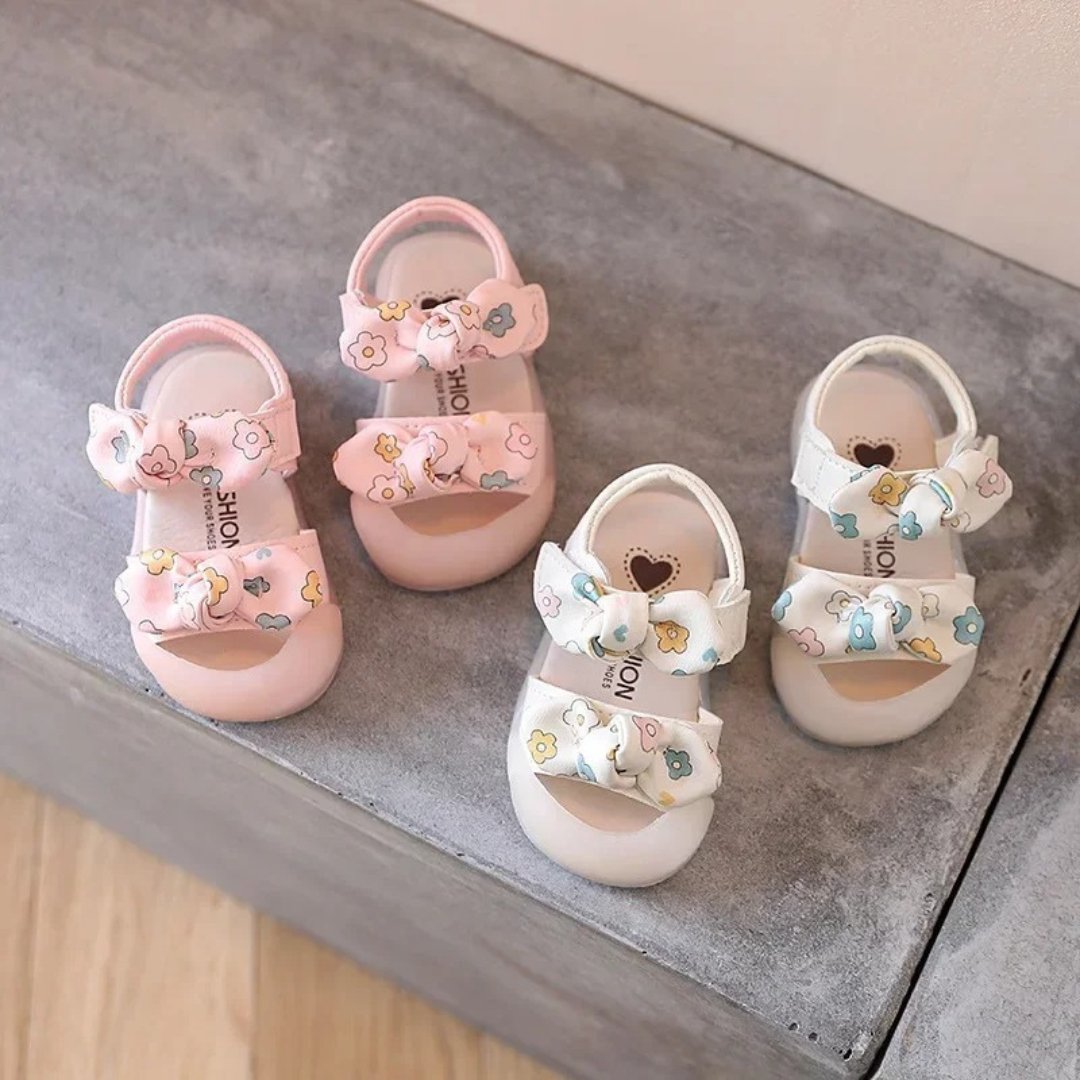 Sandália Infantil com Proteção para os Dedinhos - Passo de Flor - Varialle