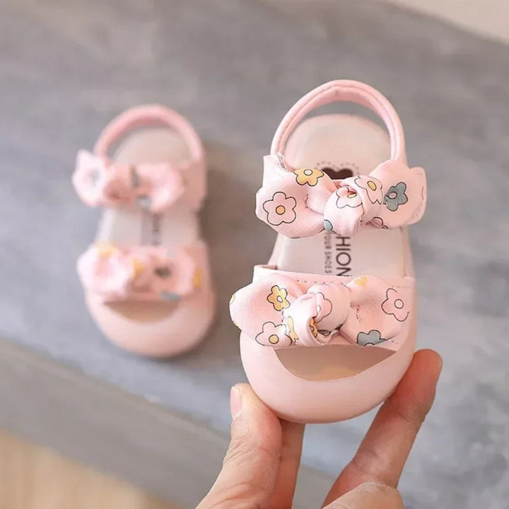 Sandália Infantil com Proteção para os Dedinhos - Passo de Flor - Varialle