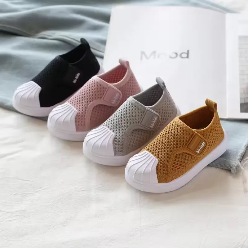 Tênis Infantil Respirável em Malha com Velcro BabyStillus Varialle
