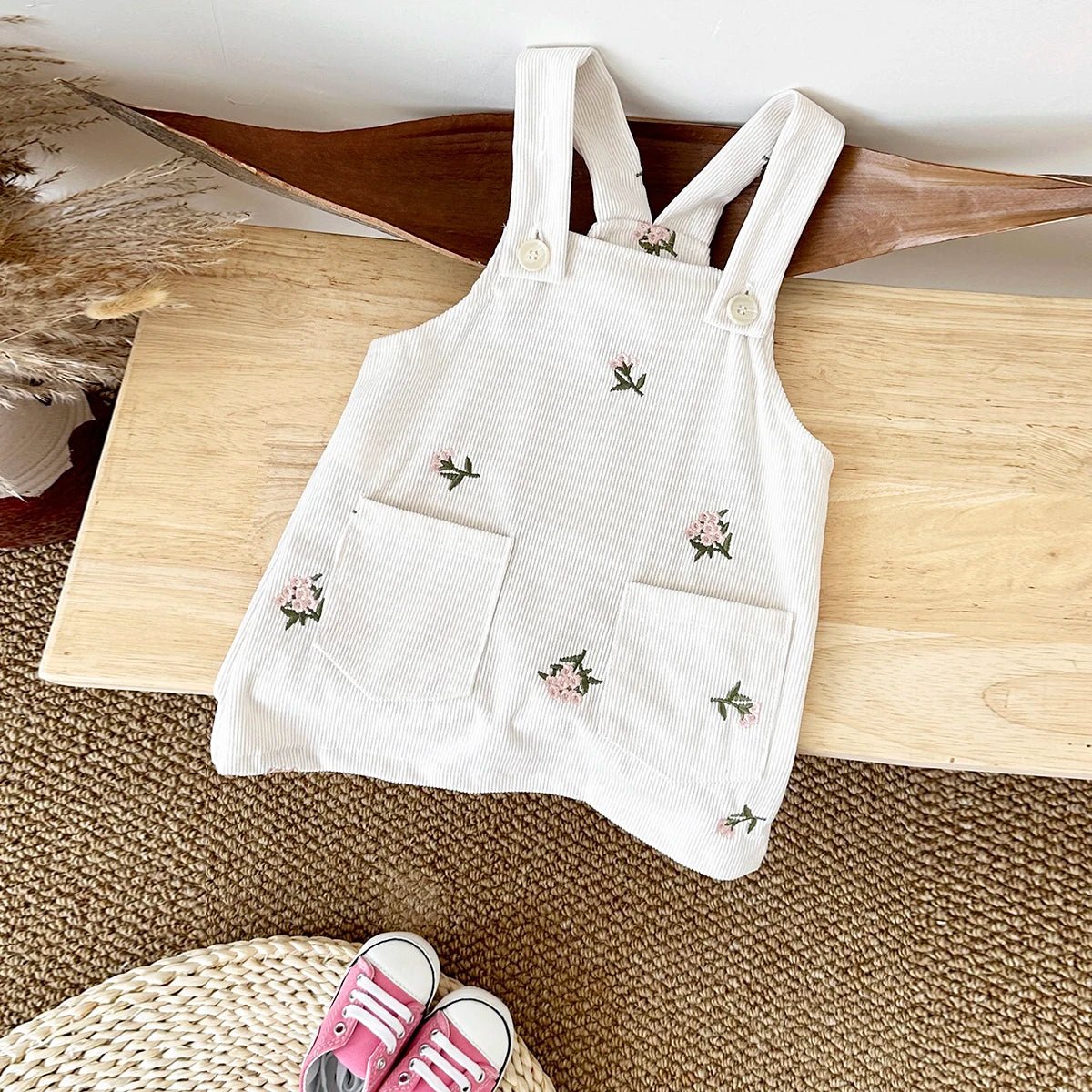 Vestido Infantil de Verão com Bordados Florais - Varialle
